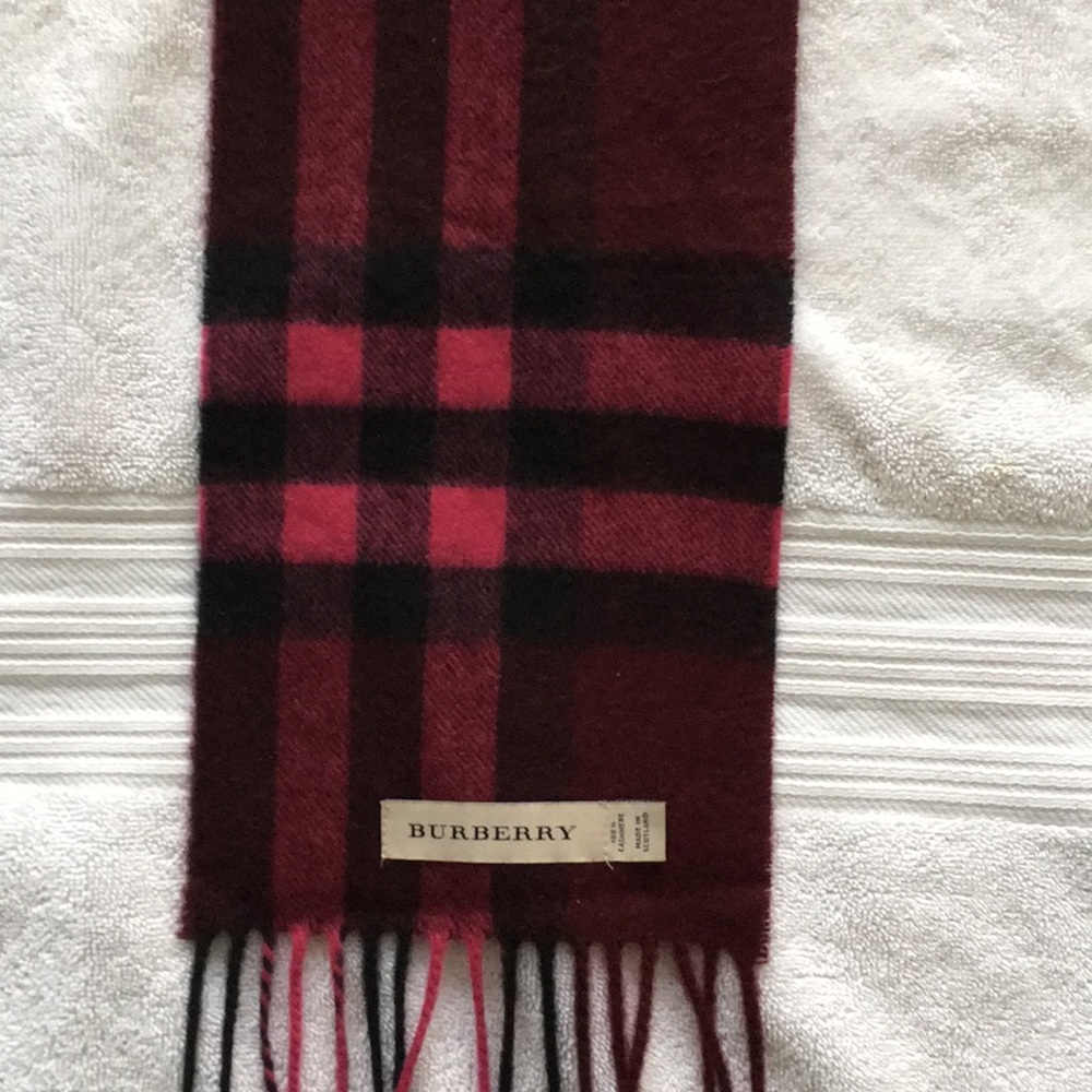 Burberry Scarf 100% Cashmere L@@K at pics